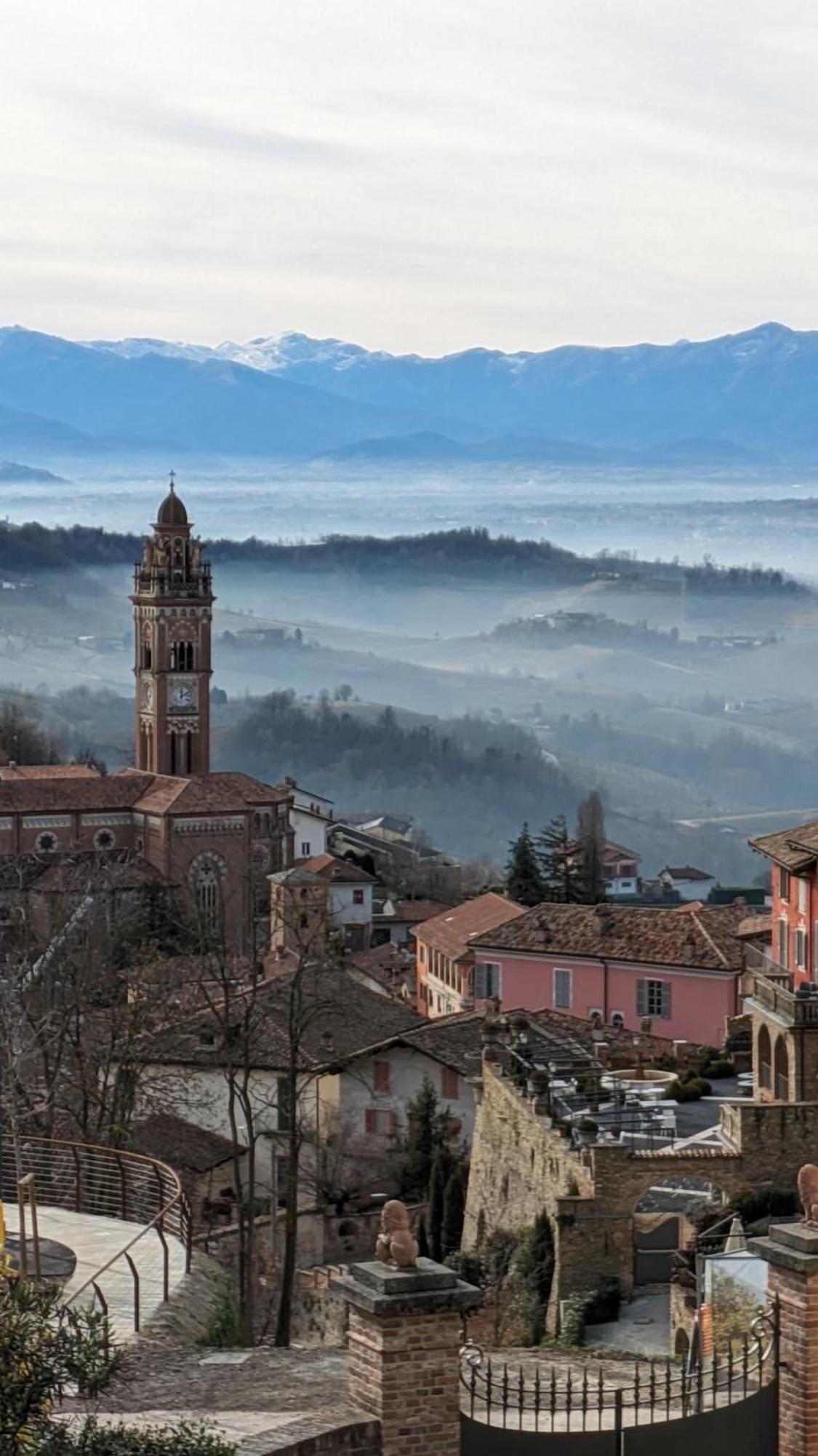 Charming Barolo Wine Loft Hotel Monforte dʼAlba Kültér fotó